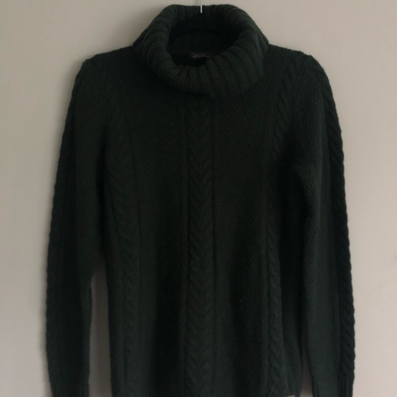 Eddie Bauer Lamb’s Wool Turtleneck in Dark Green - Picture 1 of 9